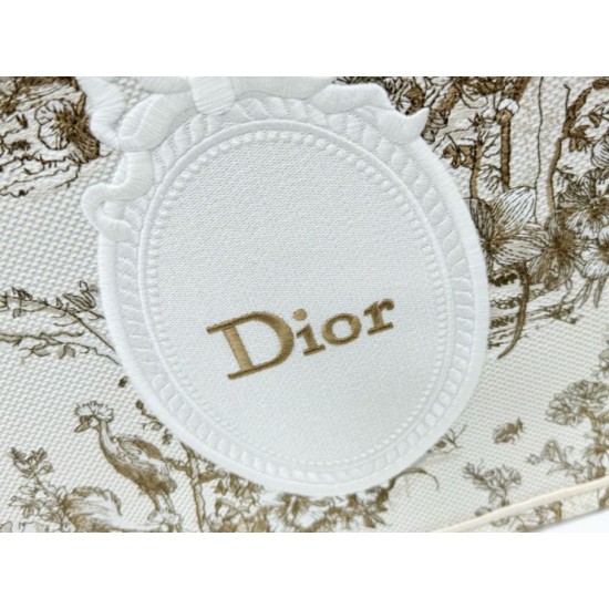 Replica di alta qualità Borsa Dior Dioriviera Book Tote piccola/media/grande con ricamo floreale Marrone Replica Perfetta Borsa Dior Dioriviera Book Tote piccola/media/grande con ricamo floreale Marrone Imitazione Falsa