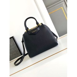 Borsa Givenchy Antigona Cube nera