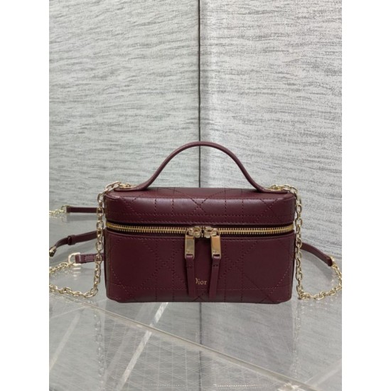 Replica di alta qualità Pochette Dior il trucco Lady Dior Borgogna Replica Perfetta Pochette Dior il trucco Lady Dior Borgogna Imitazione Falsa