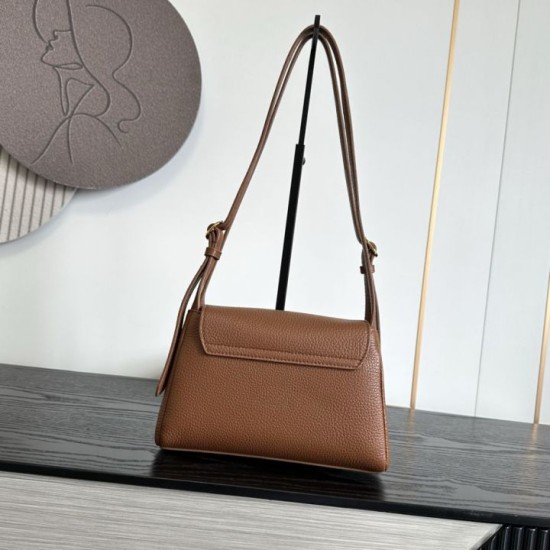 Replica di lusso Borse Chanel Souplissimo Piccolo/Maxi Flap vitello Marrone Replica di lusso Borse Chanel Souplissimo Piccolo/Maxi Flap vitello Marrone