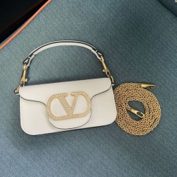 Borsa a spalla piccola Valentino Garavani Locò con logo gioiello vitello Bianco