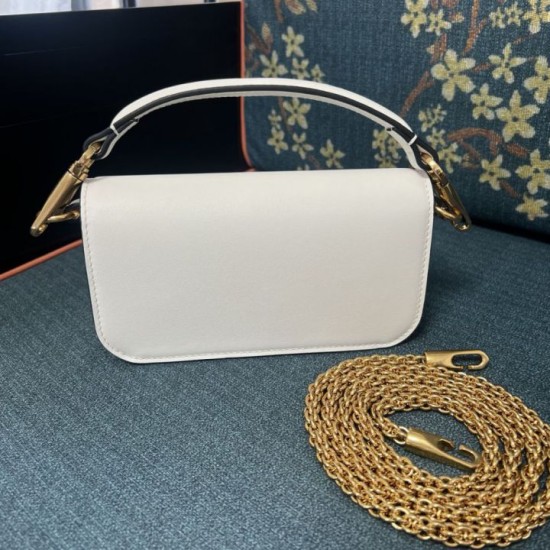 Replica AAA Borsa a spalla piccola Valentino Garavani Locò con logo gioiello vitello Bianco Replica AAA Borsa a spalla piccola Valentino Garavani Locò con logo gioiello vitello Bianco