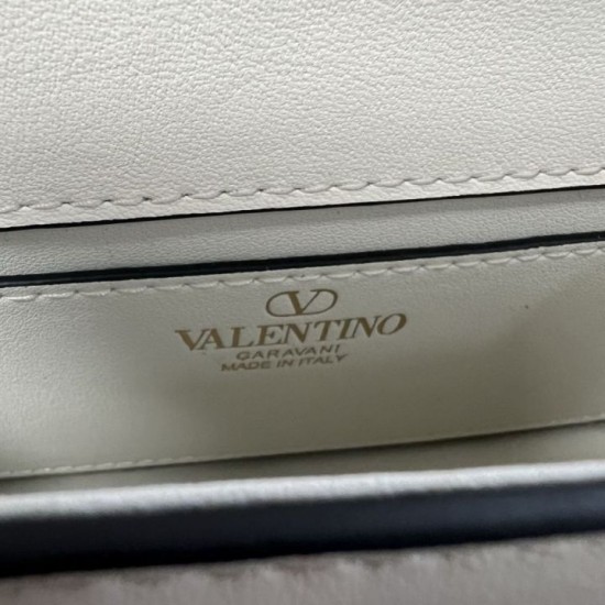 Replica AAA Borsa a spalla piccola Valentino Garavani Locò con logo gioiello vitello Bianco Replica AAA Borsa a spalla piccola Valentino Garavani Locò con logo gioiello vitello Bianco