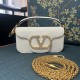 Replica AAA Borsa a spalla piccola Valentino Garavani Locò con logo gioiello vitello Bianco Replica AAA Borsa a spalla piccola Valentino Garavani Locò con logo gioiello vitello Bianco