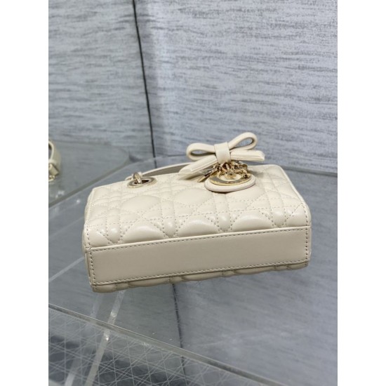 Borse Replica 1:1 Dior D-Joy agnello ricamata con fiocco bianco avorio Borse Replica 1:1 Dior D-Joy agnello ricamata con fiocco bianco avorio