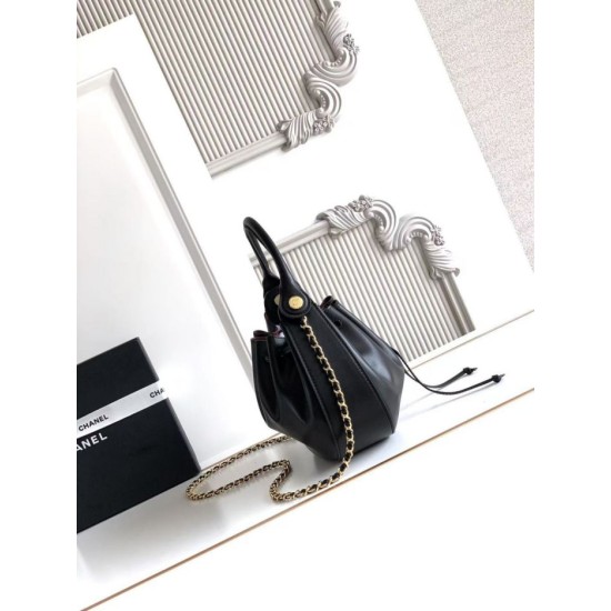 Replica di lusso Borsa a secchiello Chanel AS6617 Cloud con coulisse nera