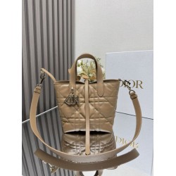 Imitazioni Borsa tote verticale  Dior Toujours Marrone
