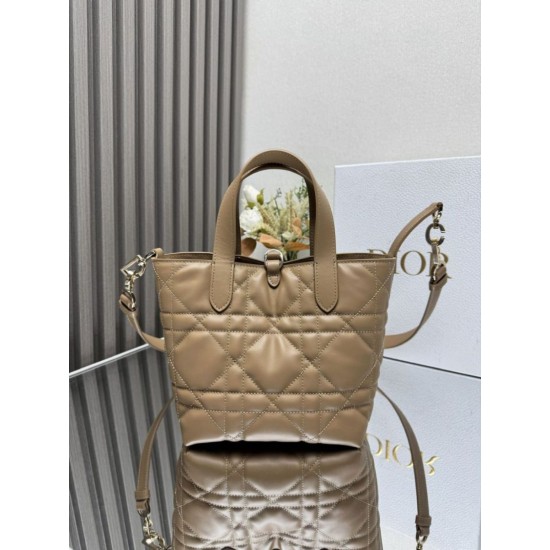 Replica perfetta Borsa tote verticale  Dior Toujours Marrone
