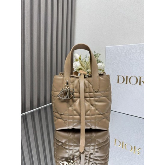 Replica perfetta Borsa tote verticale  Dior Toujours Marrone