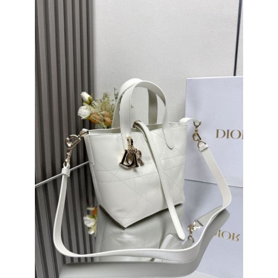 Replica Borsa piccola verticale Dior Toujours Bianco Replica Borsa piccola verticale Dior Toujours Bianco