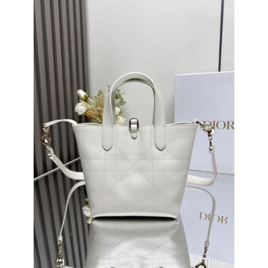 Replica Borsa piccola verticale Dior Toujours Bianco Replica Borsa piccola verticale Dior Toujours Bianco