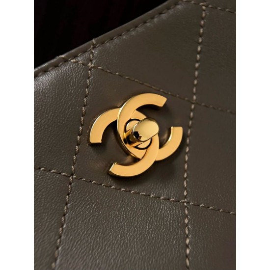 Replica Perfetto Borsa Tote shopping Chanel 26B AS6495 Kaki Replica Perfetto Borsa Tote shopping Chanel 26B AS6495 Kaki