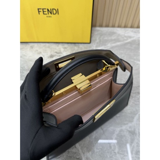 Replica Borsa piccola Fendi Peekaboo Iseeu Nero Replica Borsa piccola Fendi Peekaboo Iseeu Nero