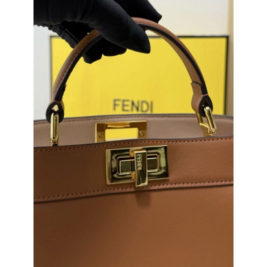 Repliche perfette Borsa piccola Fendi Peekaboo Iseeu Marrone Repliche perfette Borsa piccola Fendi Peekaboo Iseeu Marrone