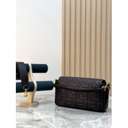 [Alta qualità] Borsa Baguette classica Fendi con motivo a lettere FF in rilievo 3D Nero