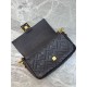 Replica Borsa Baguette classica Fendi con motivo a lettere FF in rilievo 3D Nero Replica Borsa Baguette classica Fendi con motivo a lettere FF in rilievo 3D Nero