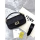 Replica Borsa Baguette classica Fendi con motivo a lettere FF in rilievo 3D Nero Replica Borsa Baguette classica Fendi con motivo a lettere FF in rilievo 3D Nero