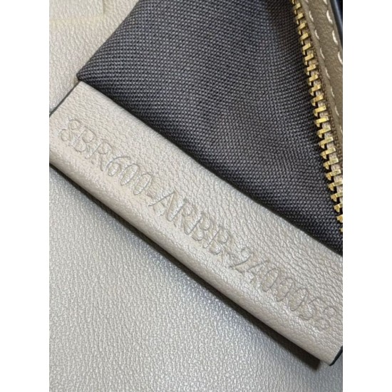 Replica Perfetto Borsa Baguette classica Fendi con motivo a lettere FF in rilievo 3D Kaki Replica Perfetto Borsa Baguette classica Fendi con motivo a lettere FF in rilievo 3D Kaki