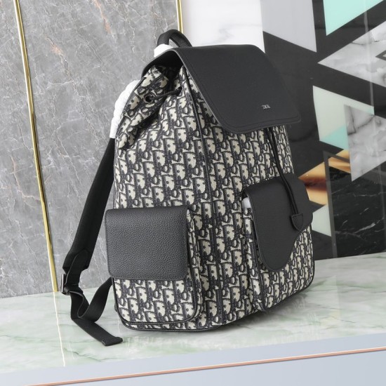 Replica perfetta Zaino Dior Saddle da uomo con patta in tela jacquard Dior Oblique nera Imitazione Perfetta Zaino Dior Saddle da uomo con patta in tela jacquard Dior Oblique nera