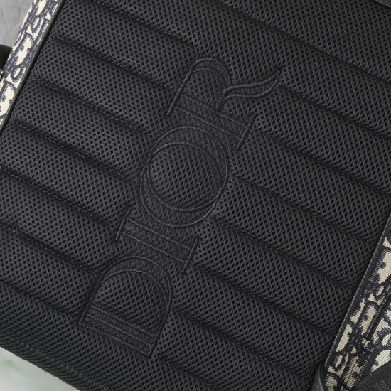 Replica perfetta Zaino Dior Saddle da uomo con patta in tela jacquard Dior Oblique nera Imitazione Perfetta Zaino Dior Saddle da uomo con patta in tela jacquard Dior Oblique nera