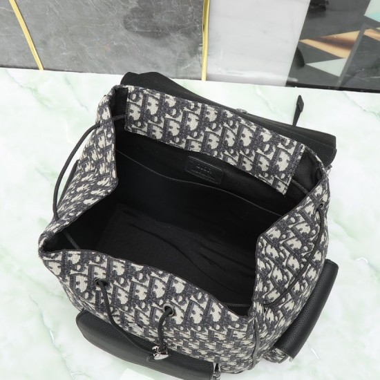 Replica perfetta Zaino Dior Saddle da uomo con patta in tela jacquard Dior Oblique nera Imitazione Perfetta Zaino Dior Saddle da uomo con patta in tela jacquard Dior Oblique nera