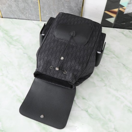 Replica perfetta Zaino Dior Saddle da uomo con patta in tela jacquard Dior Oblique nera Imitazione Perfetta Zaino Dior Saddle da uomo con patta in tela jacquard Dior Oblique nera