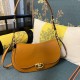 Imitazione Borsa a spalla Valentino Garavani Small Ohval nera/gialla Replica Borsa a spalla Valentino Garavani Small Ohval nera/gialla