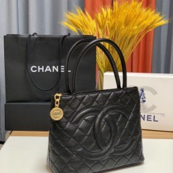 Borsa Tote Medaglione A25188 Nera Borsa Tote Medaglione A25188 Nera