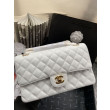 Imitazione Borsa a patta classica A1112 bianca Imitazione Borsa a patta classica A1112 bianca