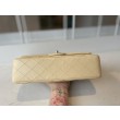 Borsa classica con patta A1112 Hardware in oro albicocca