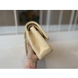 Borsa classica con patta A1112 Hardware in oro albicocca