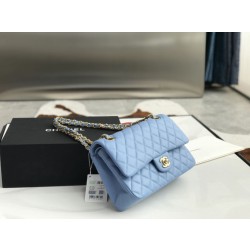 Borsa classica con patta A1112 Hardware oro blu cielo
