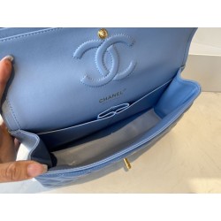Borsa con patta classica A1112 Hardware in oro blu