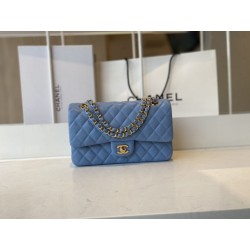 Borsa con patta classica A1112 Hardware in oro blu