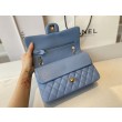 Borsa con patta classica A1112 Hardware in oro blu