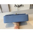 Borsa con patta classica A1112 Hardware in oro blu