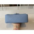 Borse Replica Alta Qualità con patta classica A1113 Hardware in argento blu