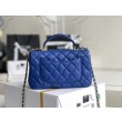Dettagli perfetti Mini Borsa con Patta in Pelle di Vitello Granata con Manico Superiore AS2431 Blu