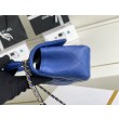 Dettagli perfetti Mini Borsa con Patta in Pelle di Vitello Granata con Manico Superiore AS2431 Blu