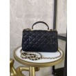 Mini Borsa con Patta in Pelle di Vitello Granata con Manico Superiore AS2431 Nero