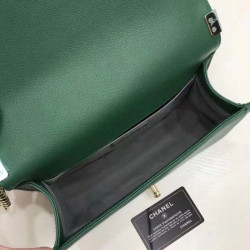 Le Boy Medium Borsa in pelle vellutata Classic Flap verde