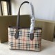 Cloni Firmate Burberry Borsa con manico in PVC Caffè imitazioni