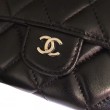 Qualità superiore replica Portafoglio lungo in pelle di agnello trapuntata A31506
