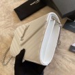 Portafoglio a catena busta con monogramma YSL Saint Laurent in pelle martellata bianco