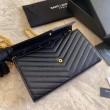 Portafoglio con catena YSL Saint Laurent con busta a catena in pelle martellata Hardware nero oro
