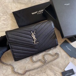 Cloni Firmate Imitazione Portafoglio con catena YSL Saint Laurent con busta a catena in pelle martellata nero argento hardware imitazioni