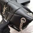 Borsa a tracolla Yul Saint Laurent Loulou piccola nera