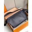 Aerogram Slingbag Pelle di vitello M57081 Nera