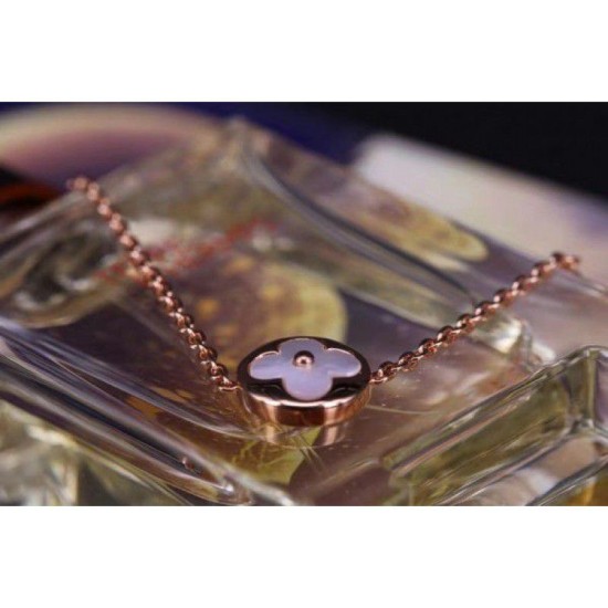 Riproduzione Fedele Alta gamma replica Color Blossom Sun Pendant Q93520 imitazioni Replica Alta Qualità Alta gamma replica Color Blossom Sun Pendant Q93520