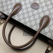 Borsa media con borsa G intrecciata 674148 marrone
